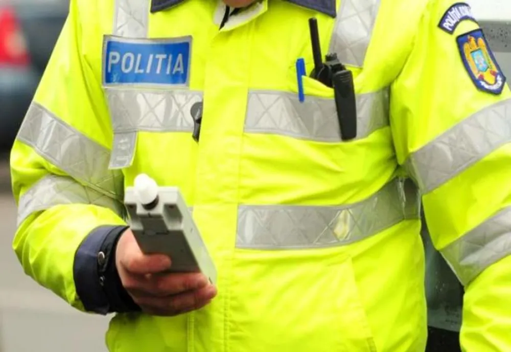 Băut bine de dimineață, s-a urcat la volan și a dat nas în nas cu poliția
