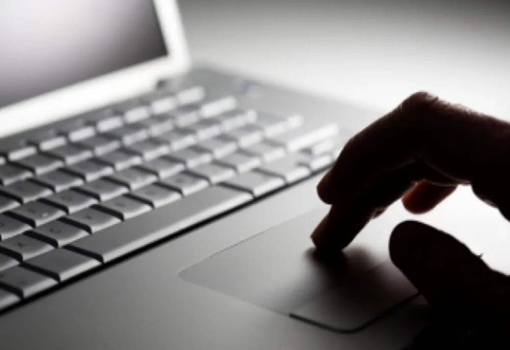 Inspectoratul Școlar Județean Alba a distribuit peste 1000 de laptopuri elevilor din județul Alba