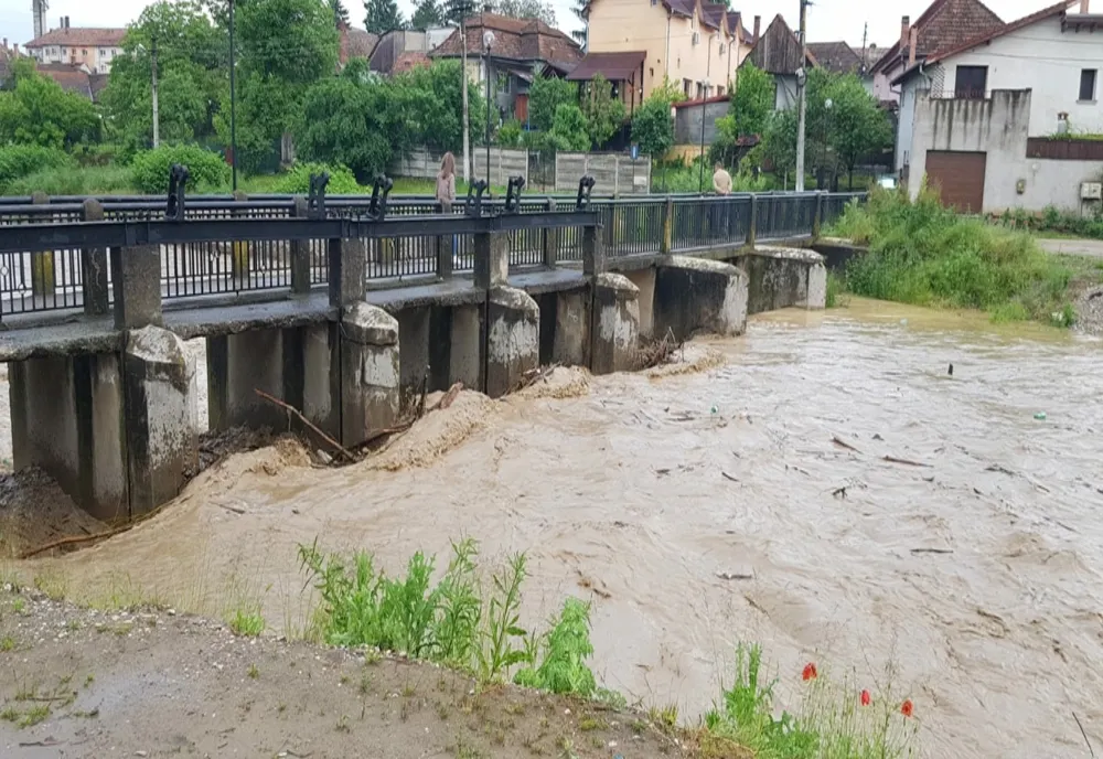 Inundații în județul Alba din cauza ploilor abundente