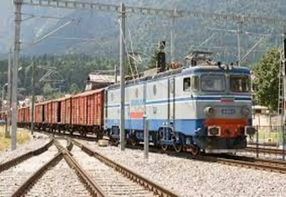 Restructurări la CFR Marfă chiar din această lună: 1.400 de oameni ar urma să plece acasă în prima etapă