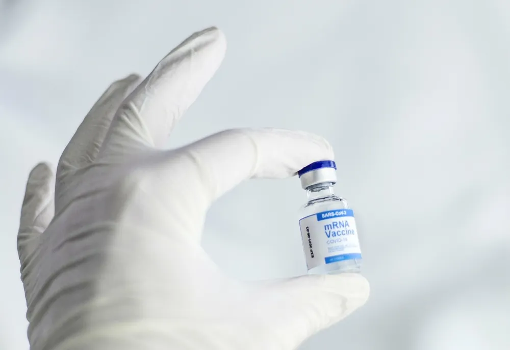 Administrarea unei a treia doză de vaccin anti-COVID ar putea avea efecte nedorite! Ce spune un expert american