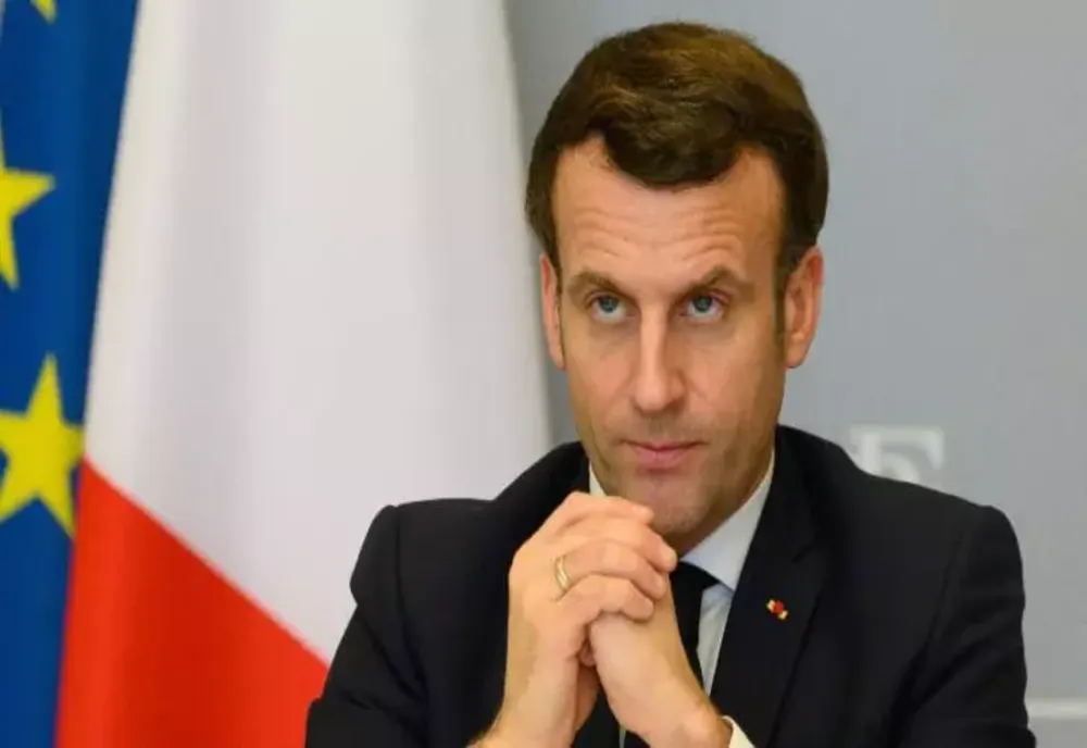 Victorie a lui Macron în Parlamentul francez: Certificatul sanitar, transformat în certificat de vaccinare. Nevaccinații, EXCULȘI de la viața socială