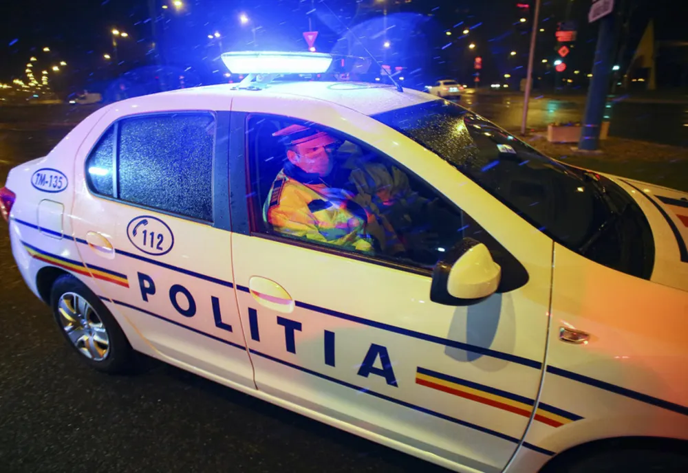 Un minor a spart un magazin și a furat bani și tigări. Unde a ascuns „prada”