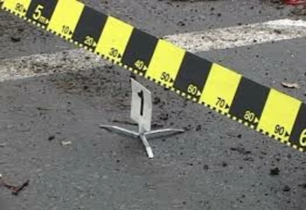 Bătrână accidentată pe trotuar