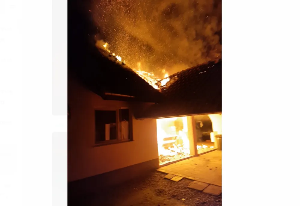 Bucătărie de vară distrusă de un incendiu la Tiur
