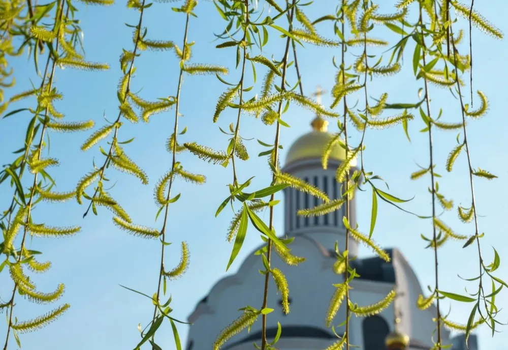 Peste 1,5 milioane de români îşi sărbătoresc onomastica în ziua de Florii. Care este cel mai întâlnit prenume