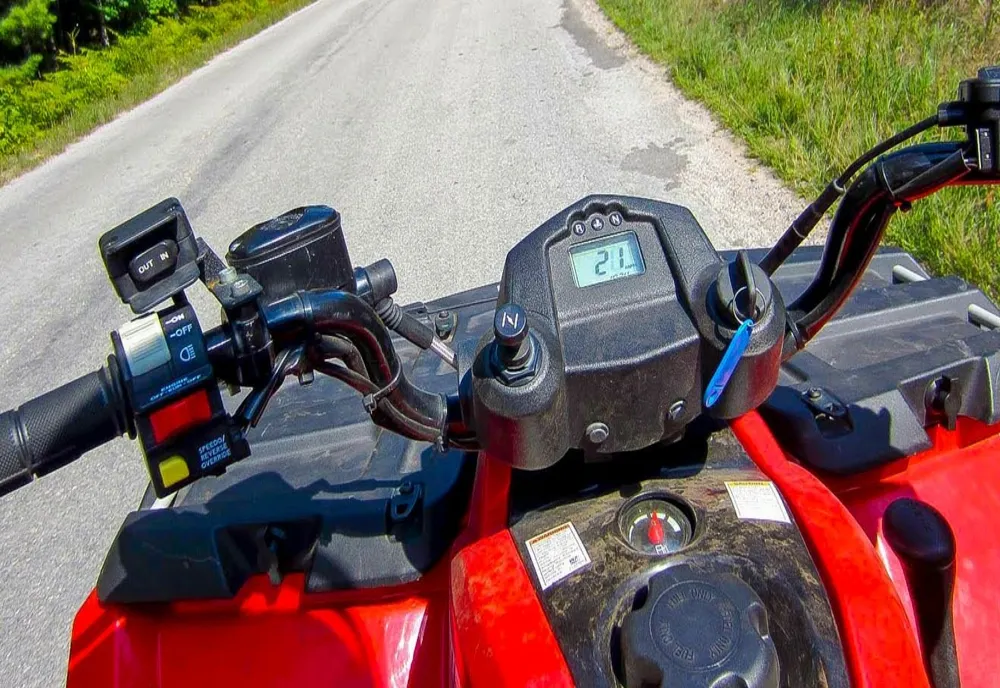 Accident rutier în Sebeș! Un bărbat care era pe un ATV a ajuns la spital