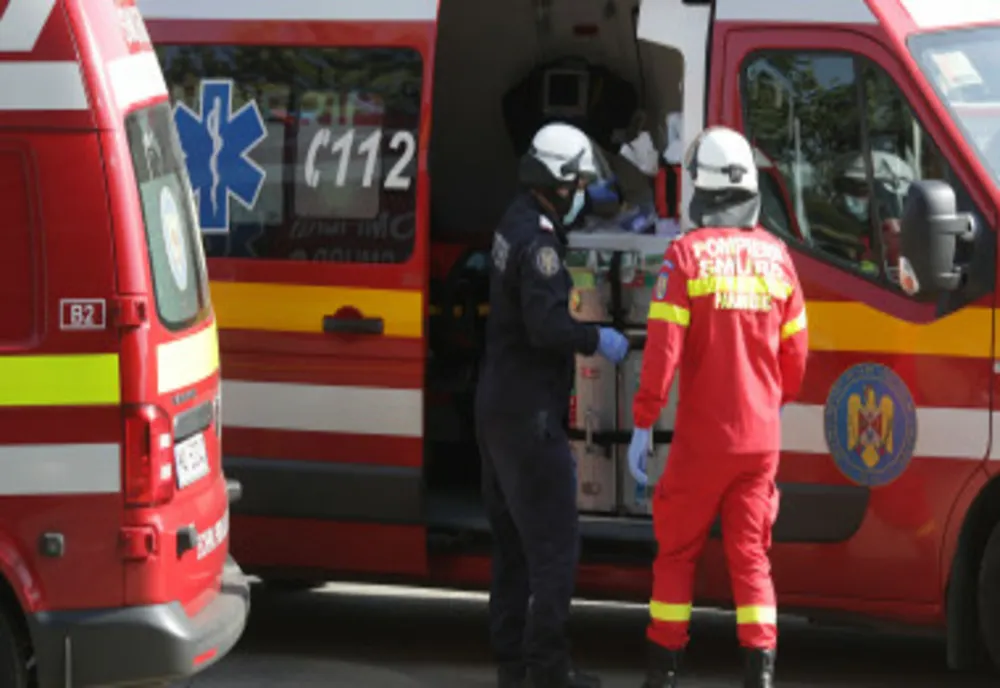 Accident grav - Un microbuz cu nouă pasageri s-a răsturnat - Intervenție de urgență a autorităților