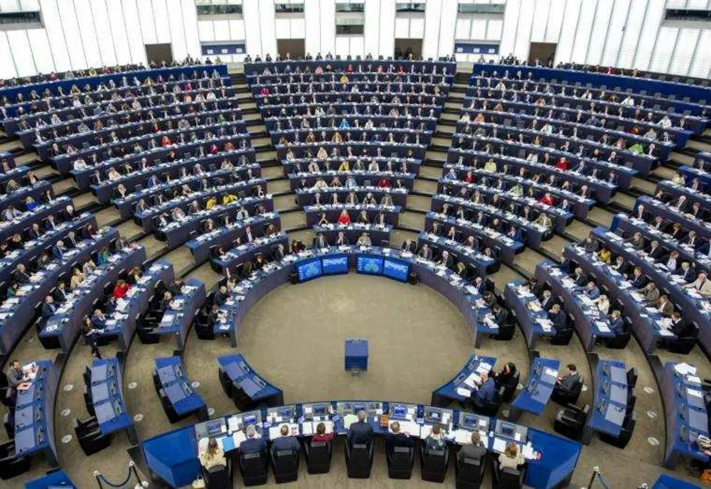 ROBERTA METSOLA A ANUNŢAT SANCŢIONAREA DIANEI ŞOŞOACĂ PENTRU DERANJAREA ŞEDINŢEI DIN 18 IULIE