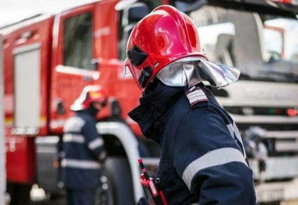 INCENDIU LA ȘCOALA GENERALĂ DIN BENIC, ALBA. 65 DE PERSOANE, EVACUATE ÎN SIGURANȚĂ