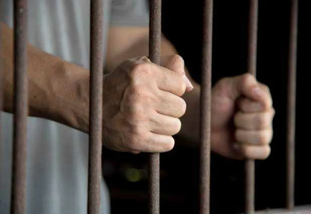 Câți ani de închisoare va face bărbatul din Alba care a violat șase fete, între care și fiica sa