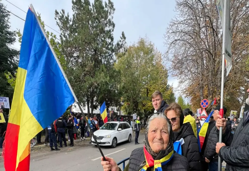 CĂLIN GEORGESCU A AJUNS LA SEMNAREA CONTROLULUI JUDICIAR. MOBILIZARE DE AMPLOARE LA SECȚIA DE POLIȚIE BUFTEA. TRAFICUL A FOST ÎNCHIS