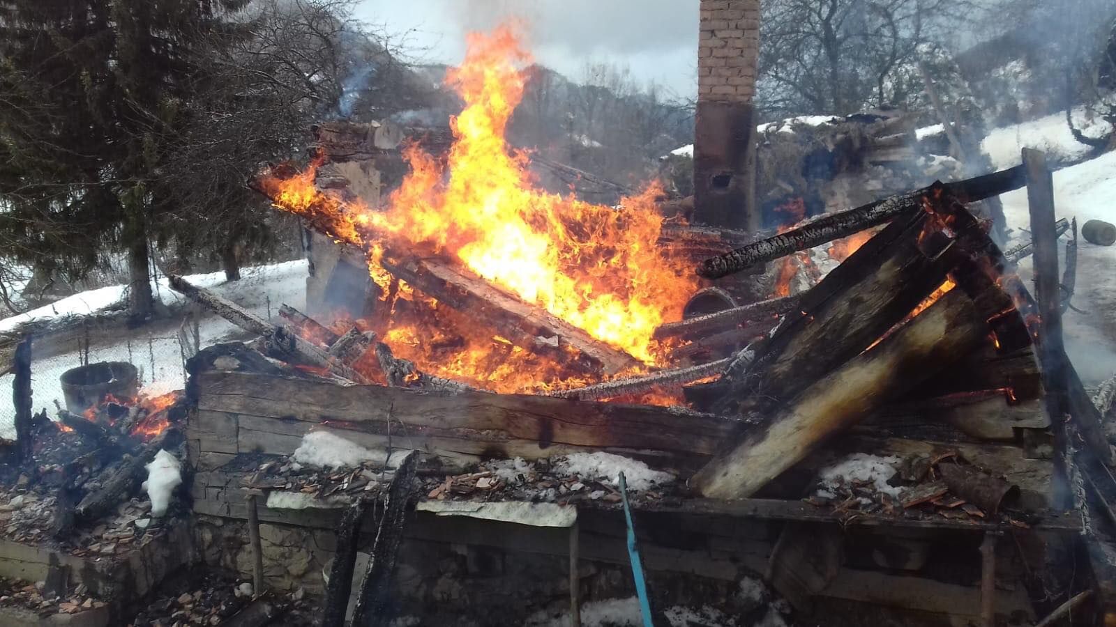 49776632_364087574324517_4681427272178073600_n