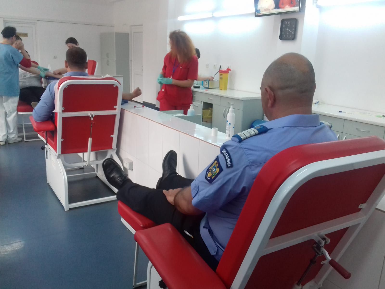 2798b8dd-10d9-43f0-b553-f806ceda744b