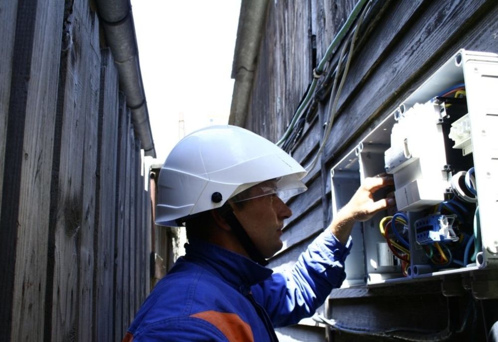 Bărbat cercetat pentru furt de energie electrică