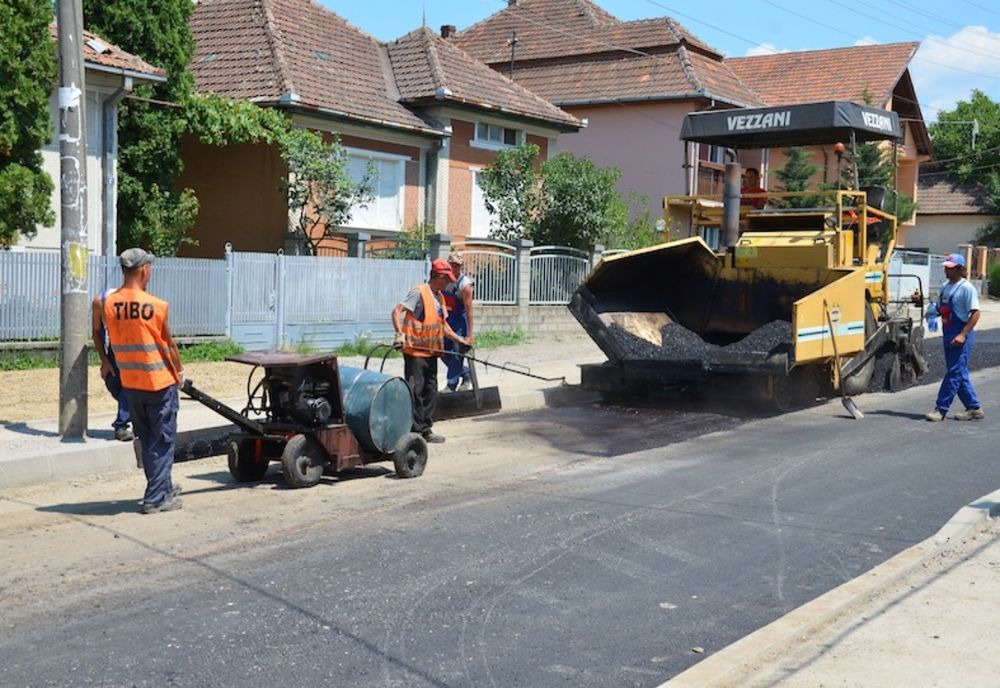 Firmele care derulează lucrări pe domeniul public al municipiului Alba Iulia  somate să își suspende lucrările  în perioada Zilei Naționale.