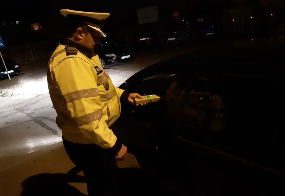 25 de șoferi au fost depistați băuți la volan, în weekend