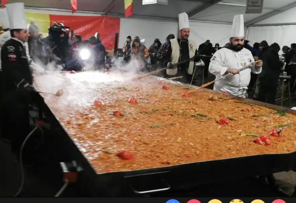 Peste 10.000 de porții de mâncare pregătite pentru ce ce sărbătoresc Ziua Națională la Alba Iulia