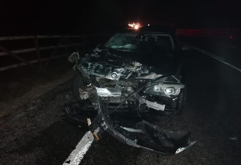 Două persoane rănite în urma coliziunii între un autoturism și o căruță FOTO