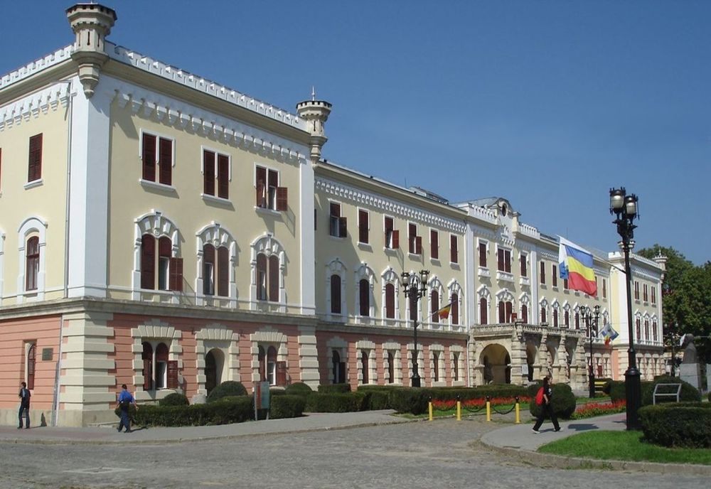 Muzeul Național al Unirii Alba Iulia a fost decorat de către președintele României