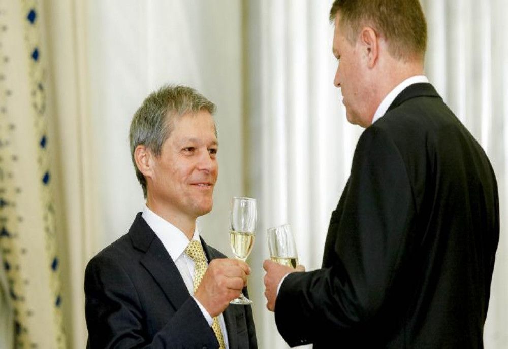  Dacian Cioloş, mesaj pentru susţinătorii USR-PLUS în turul II: Să iasă la vot şi să îl voteze pe Klaus Iohannis 