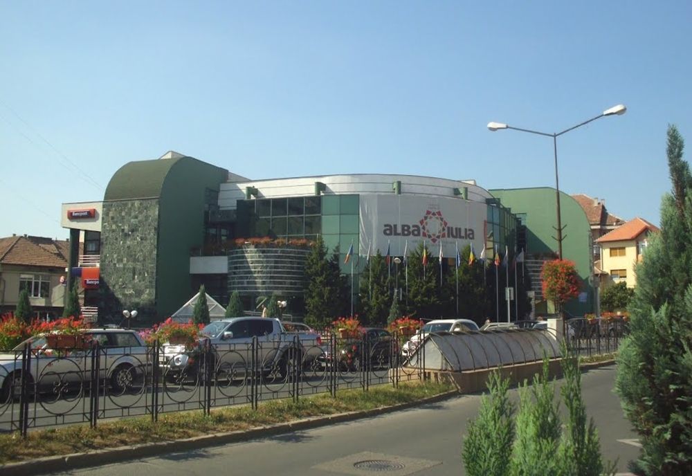 Primăria Alba Iulia : Concursuri de angajare contestate în justiție de ANFP. Posturi MOȘTENITE în familie.