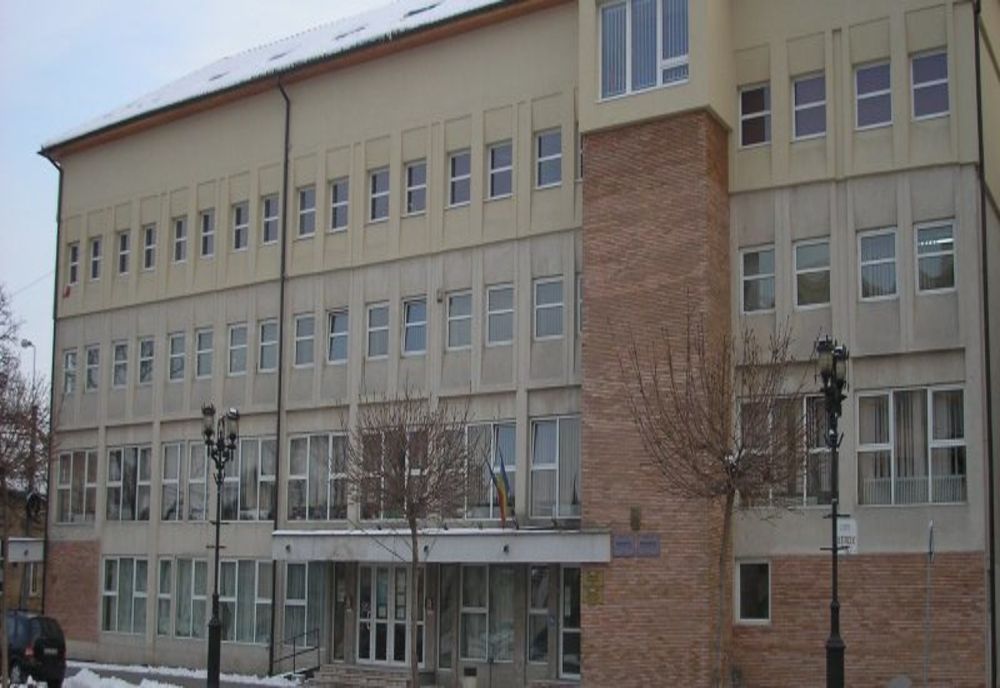 Adunarea generală a judecătorilor din cadrul Judecătoriei Alba Iulia a decis menţinerea hotărârii de suspendare a activităţii de judecată.