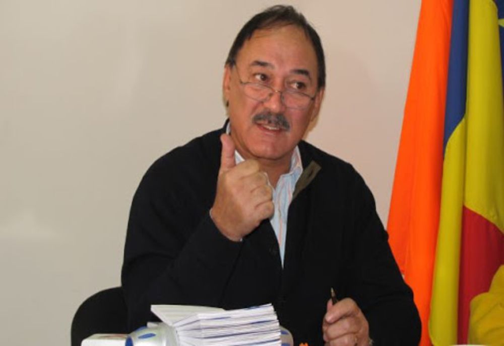 Alexandru Pereș, OBLIGAT să respecte procedura de autoizolare după ce a avut contact cu senatorul depistat pozitiv cu COVID 19. 