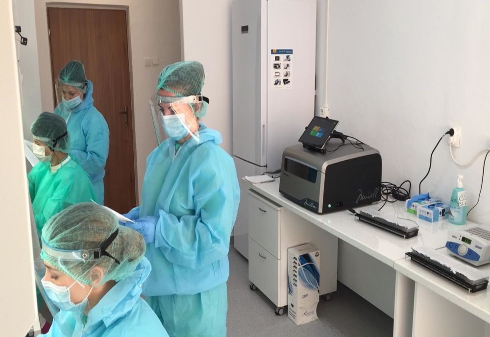 Spitalul Județean de Urgență Alba Iulia a început testarea pentru depistarea COVID-19 în propriul laborator 