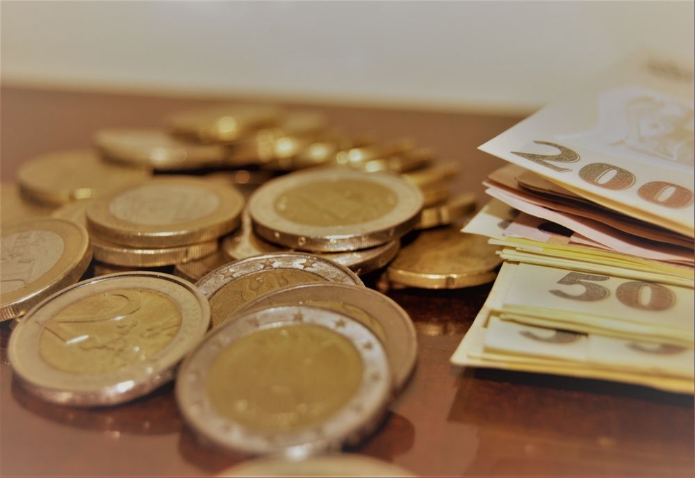 Analiză Economică : A treia zi de depreciere a leului 