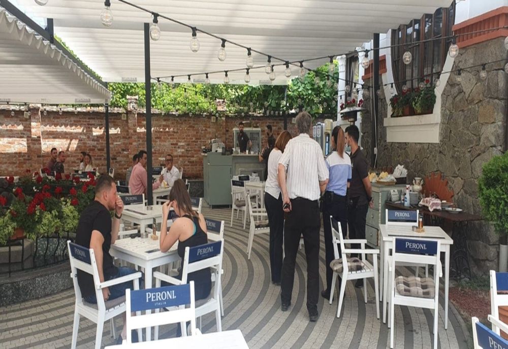 350 de terase și societăți comerciale verificate de polițiștii din Alba 