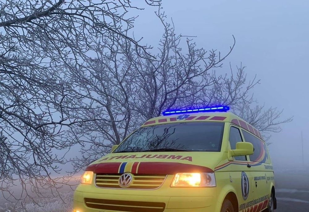 Un copil a ajuns la spital după ce a fost victima unui accident rutier