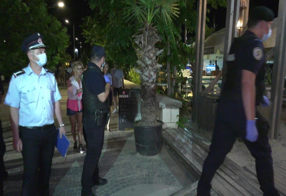 Polițiștii au ieșit în control pentru verificarea măsurilor de protecție sanitară