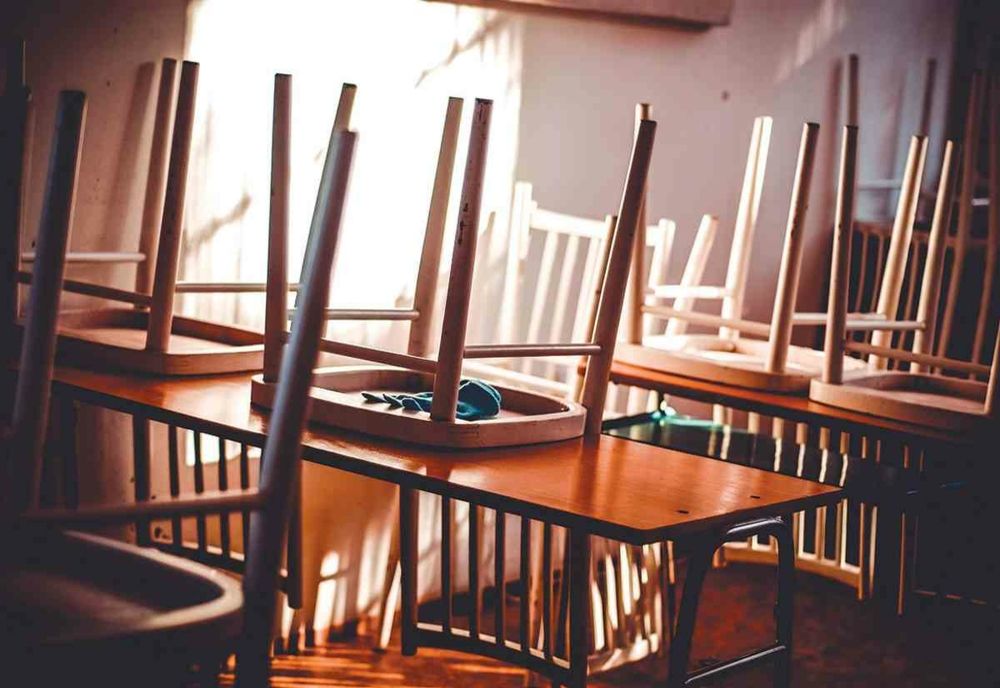 199 de școli din județul Alba, în scenariul ROȘU