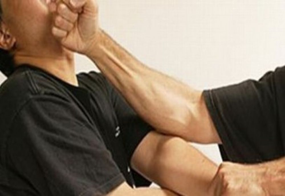 Un bărbat din Blaj, care a provocat scandal pe stradă și a agresat doi cunoscuți, a fost reținut de polițiști. Va fi prezentat în fața magistraților.