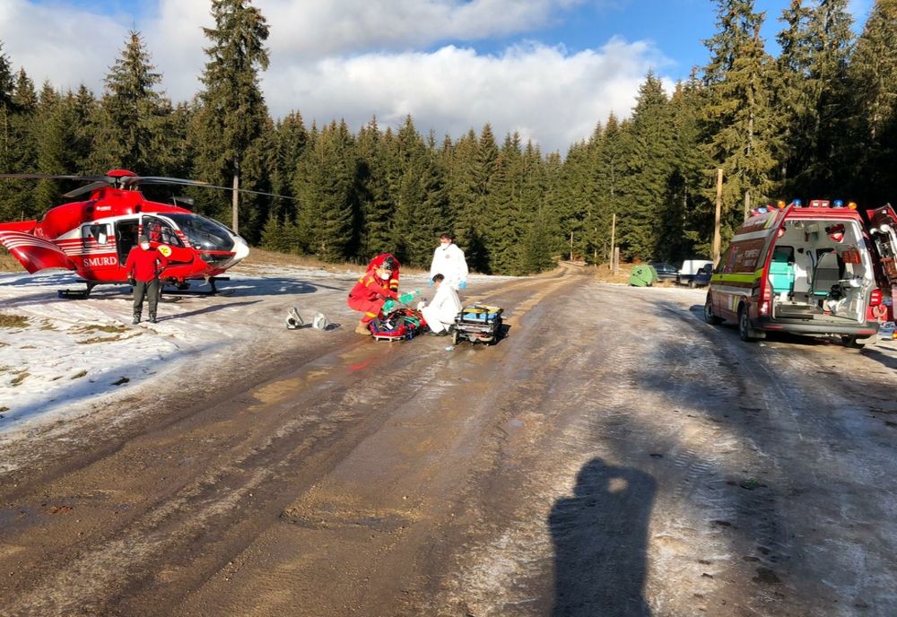 Bărbat lovit de cal! Victima a fost transportată la Spitalul Județean Târgu Mureș (FOTO/VIDEO)