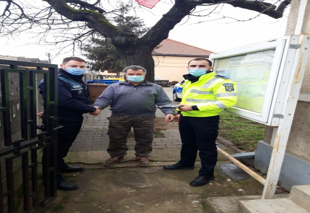 Gest de omenie: un albaiulian a restituit un portofel cu acte și bani, găsit pe marginea drumului 