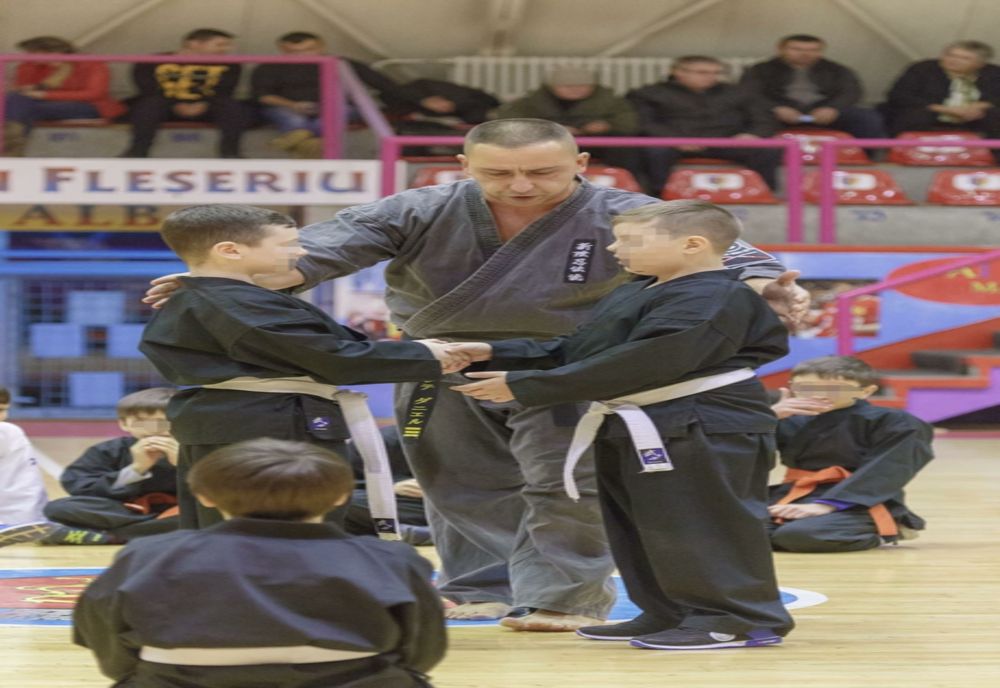 Leonte Daniel, jandarmul care îmbină cu pasiune meseria pe care o practică de 13 ani, cu sportul, pasiunea lui de o viață (FOTO)