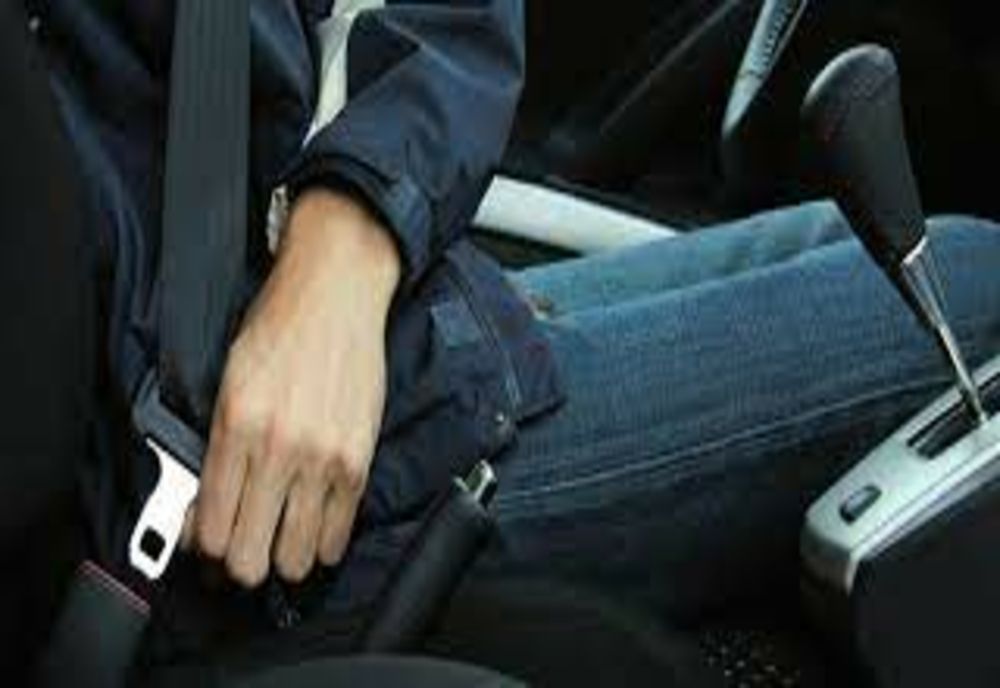 480 de șoferi și pasageri, amendați pentru că nu au folosit centura de siguranță