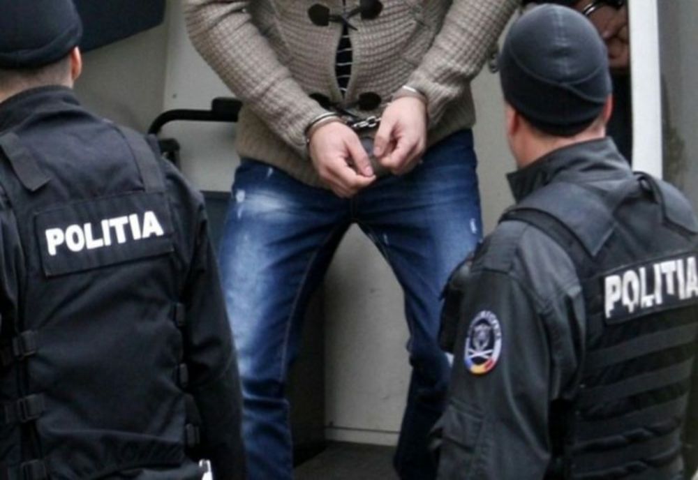 Prejudiciu de peste 600.000 de lei cauzat prin înșelarea unor companii de asigurare