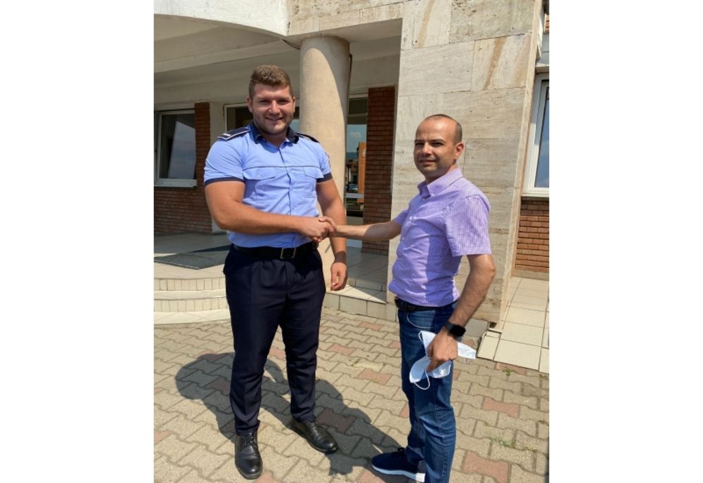 Un bărbat a găsit un portofel cu peste 6.000 de lei