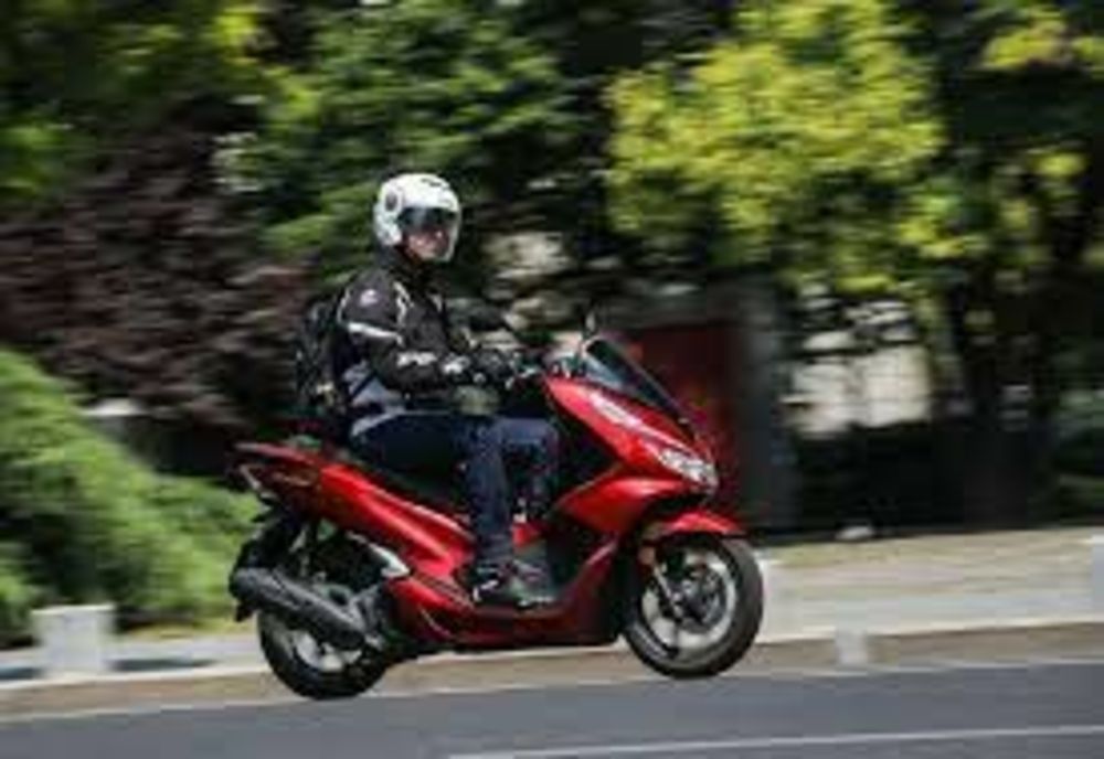 Ce trebuie să știi când ieși cu ATV-ul, MOPEDUL SAU SCUTERUL pe drumurile publice