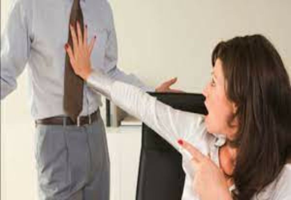 Hărțuită de fostul iubit