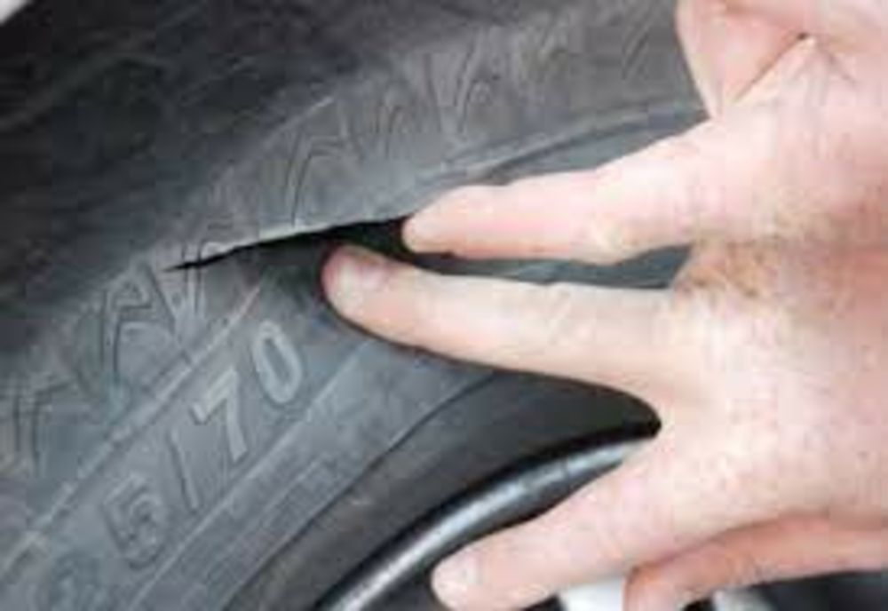 Răzbunare de Ziua Națională! A tăiat cauciucurile unei tinere din Cluj