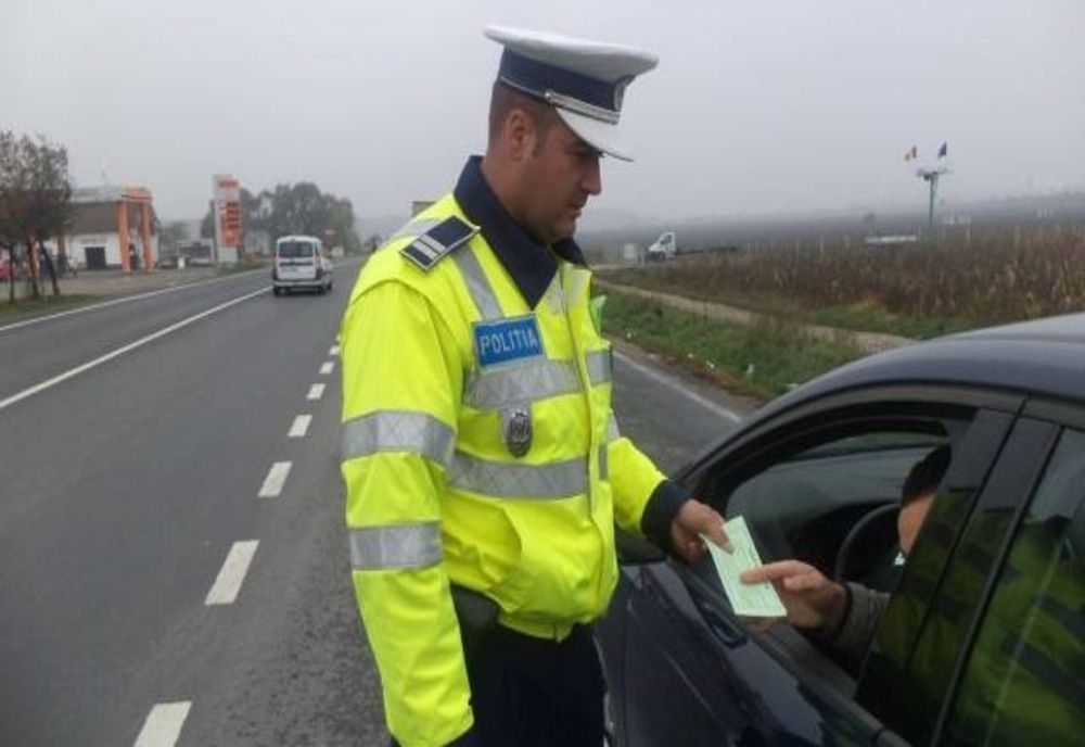 Peste 50 de amenzi date de polițiști și cinci permise reținute