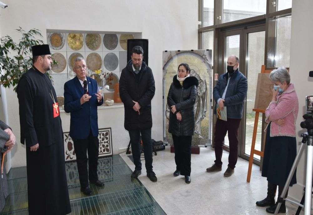 Studenții de la „Artă Sacră” au expus lucrările la „Muzeul Icoanei și al cărții vechi”