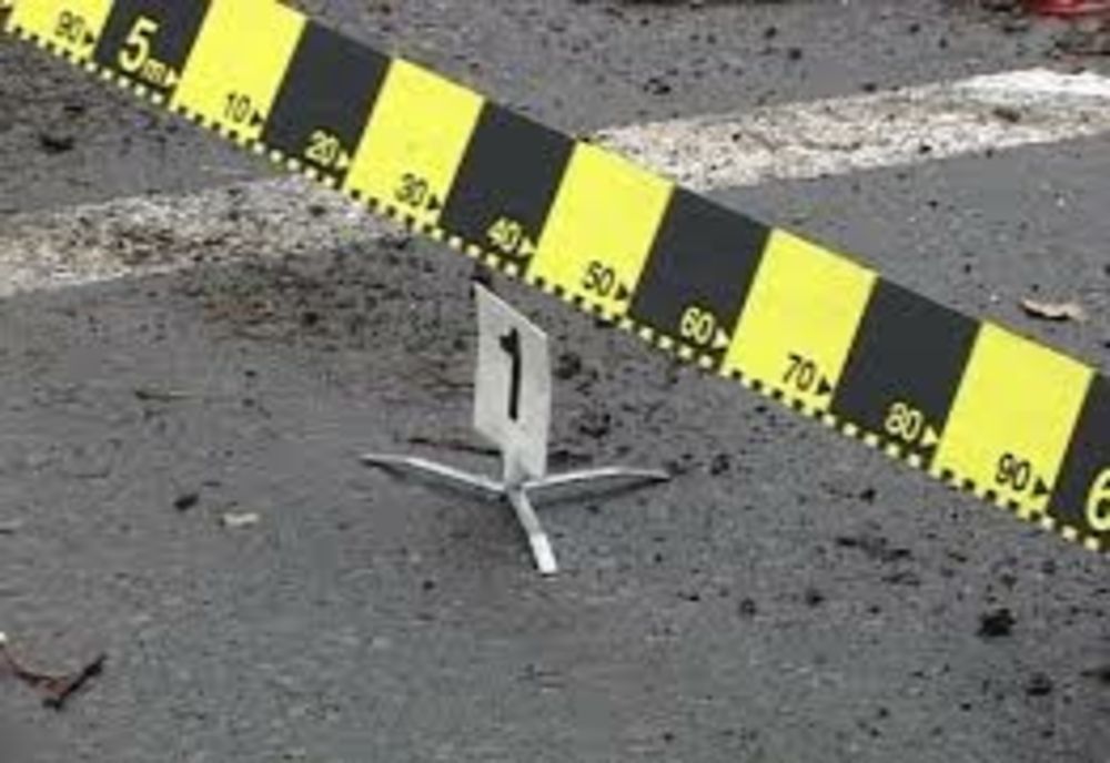 Bătrână accidentată pe trotuar