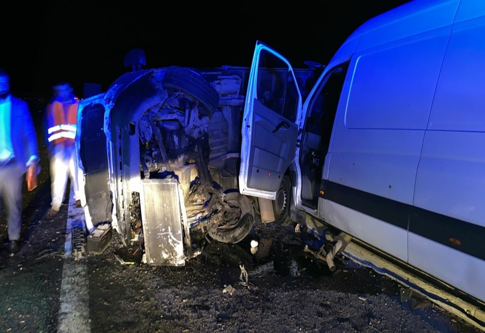 Accident rutier pe A1, între două autoutilitare