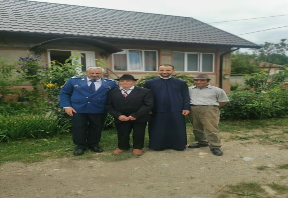 Veteranul Ioan Cerghedean, sărbătorit de Jandarmeria Alba la împlinirea vârstei de 100 de ani