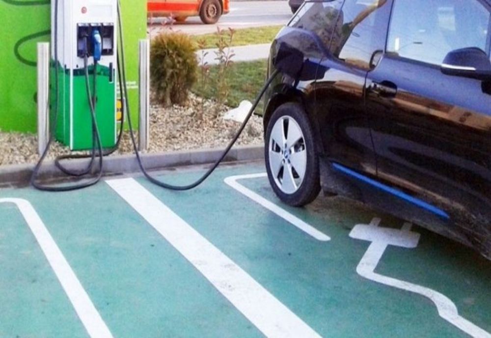 Ciugud, locul de întâlnire pentru pasionații de autoturisme electrice